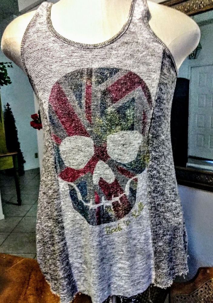 SKULL SHIRT WILL FIT L/XL